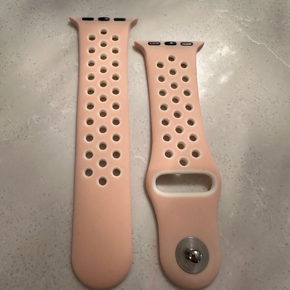 Like New Pink Apple Watch Sports Band. Fits watches size 40-44mm.